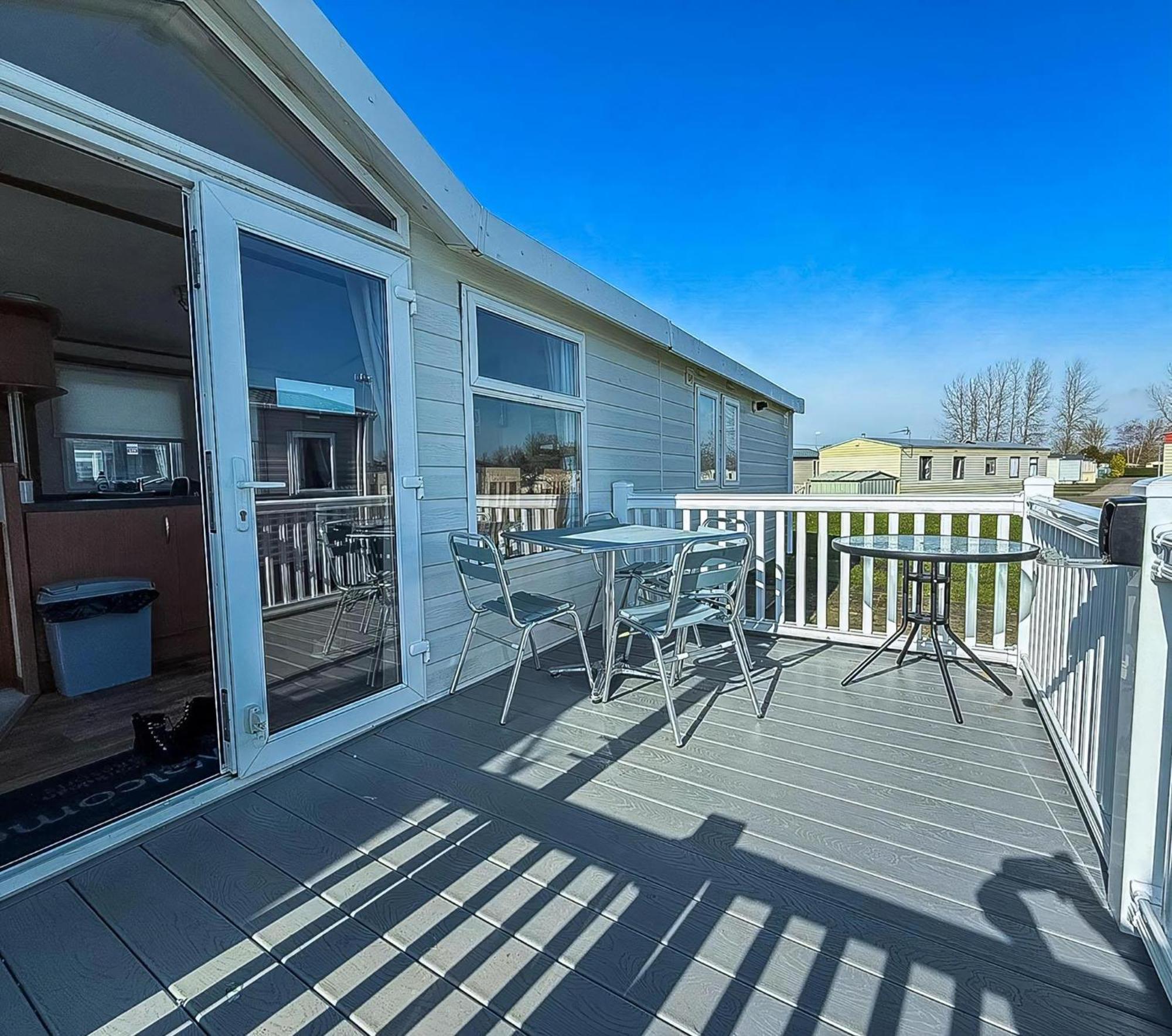 Stunning 6 Berth Caravan With Decking At Southview Holiday Park Ref 33175V Скегнесс Экстерьер фото